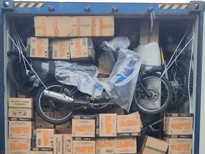 Proses Muat Kirim Motor - Karya Papua Logistik Ekspedisi Kargo Laut Surabaya Papua