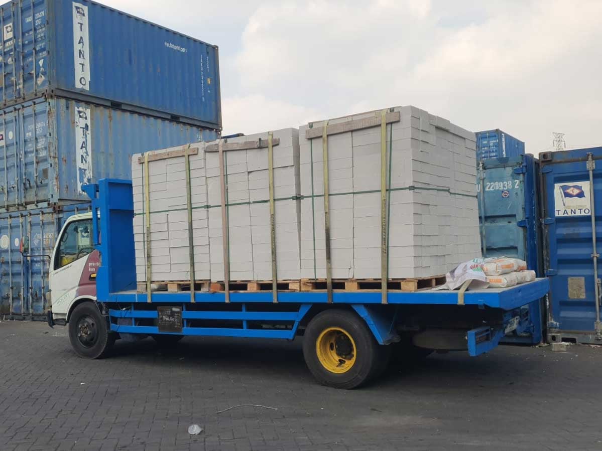 Proses Pengiriman Bata Ringan Kirim Gudang - Karya Papua Logistik Ekspedisi Kargo Laut Surabaya Papua