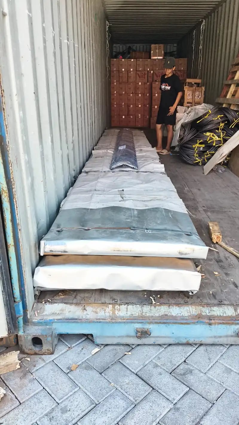 Aktivitas Kargo Laut Surabaya - Karya Papua Logistik Ekspedisi Kargo Laut Surabaya Papua