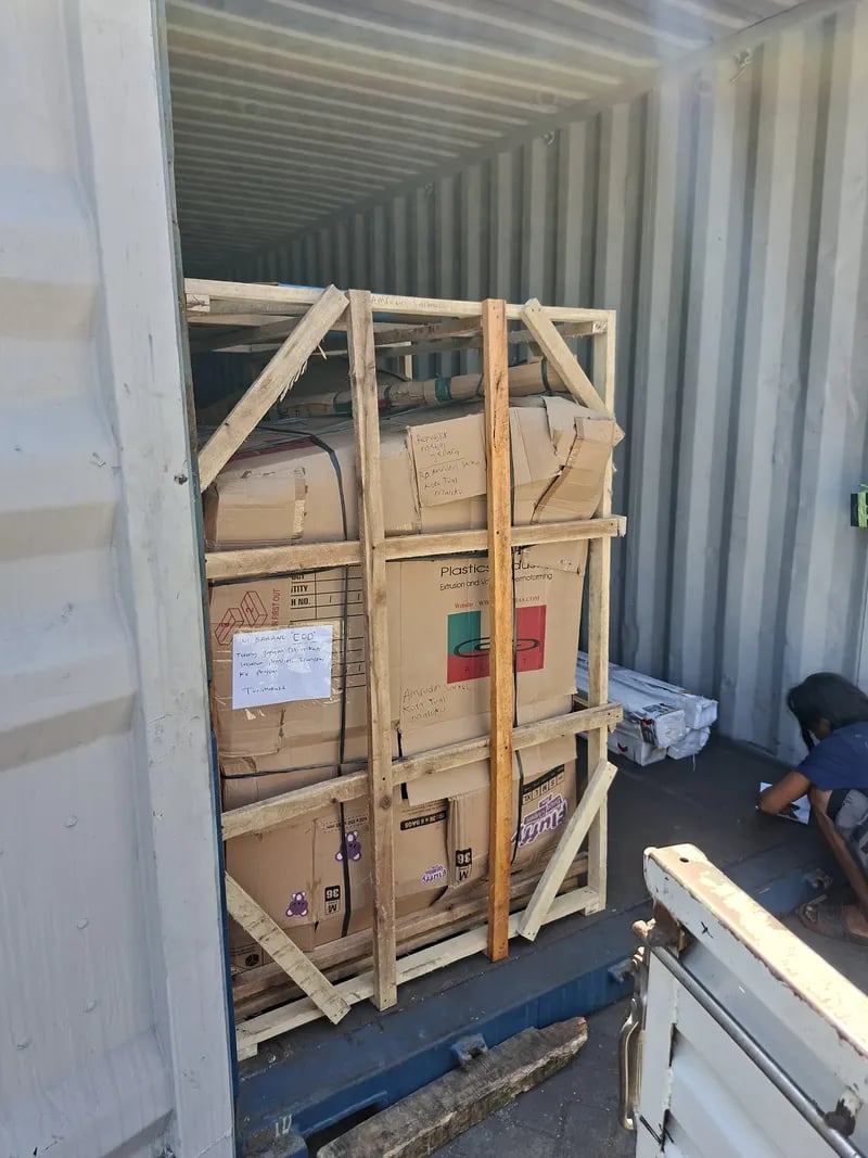 Layanan Pengiriman Alat Berat Papua - Karya Papua Logistik Ekspedisi Kargo Laut Surabaya Papua