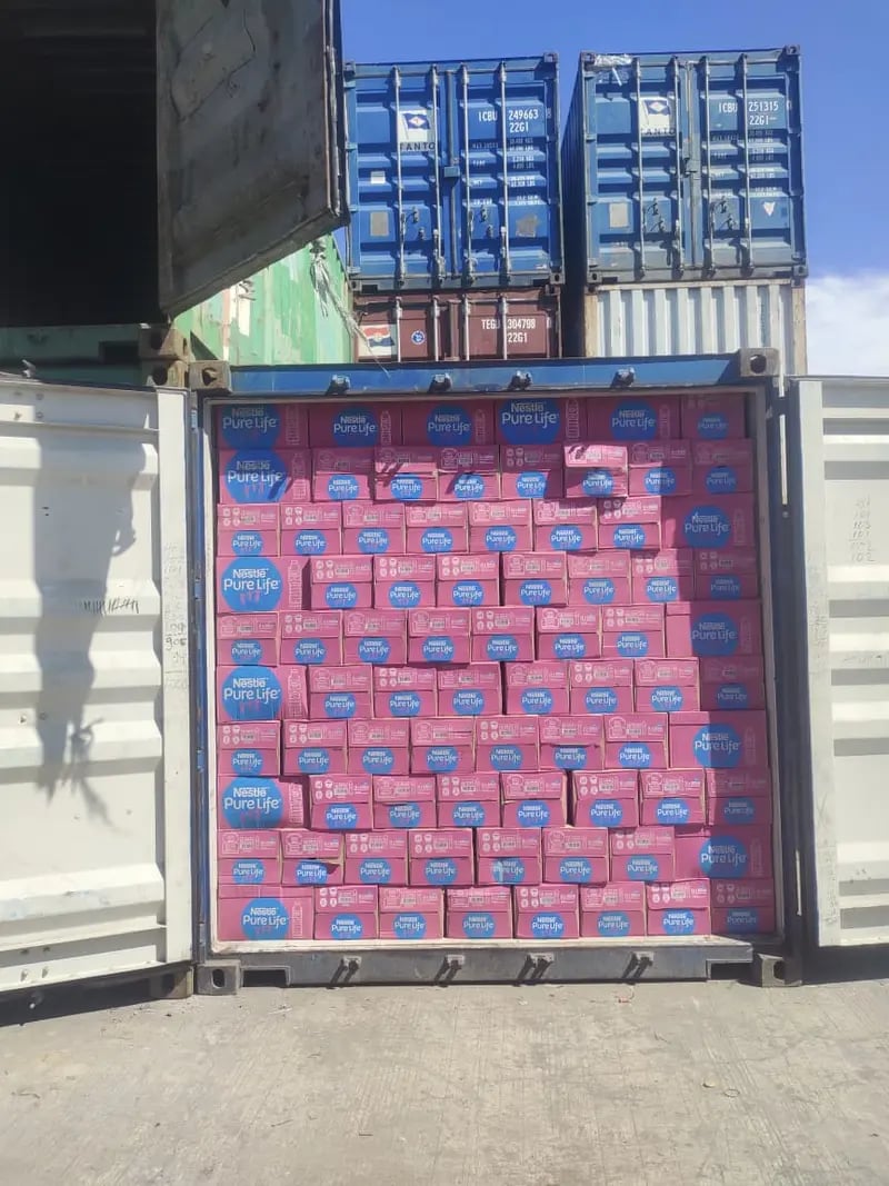 Proses Stuffing Kontainer - Karya Papua Logistik Ekspedisi Kargo Laut Surabaya Papua